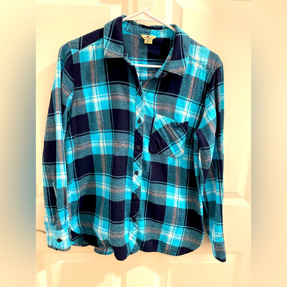 Woolrich woman flannel shirt.